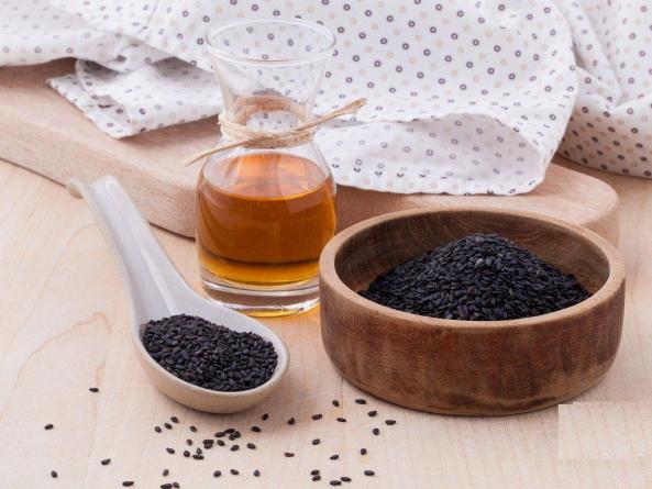 سیاه3 فواید کنجد سیاه | کنجد سیاه و روغن آن چه مزایایی برای سلامتی مان دارند